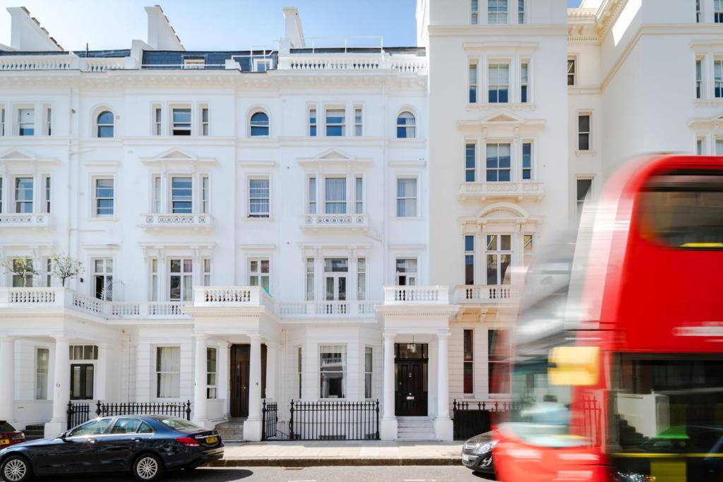 No. 2 Queensberry Place by Stayo room 1