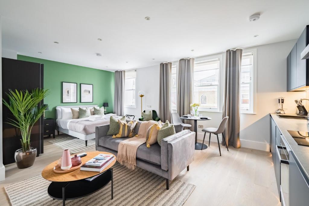 No. 2 Queensberry Place by Stayo room 2
