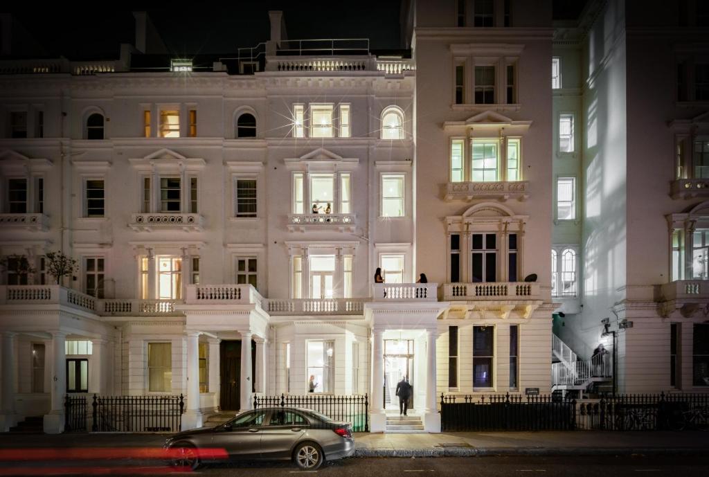 No. 2 Queensberry Place by Stayo room 6